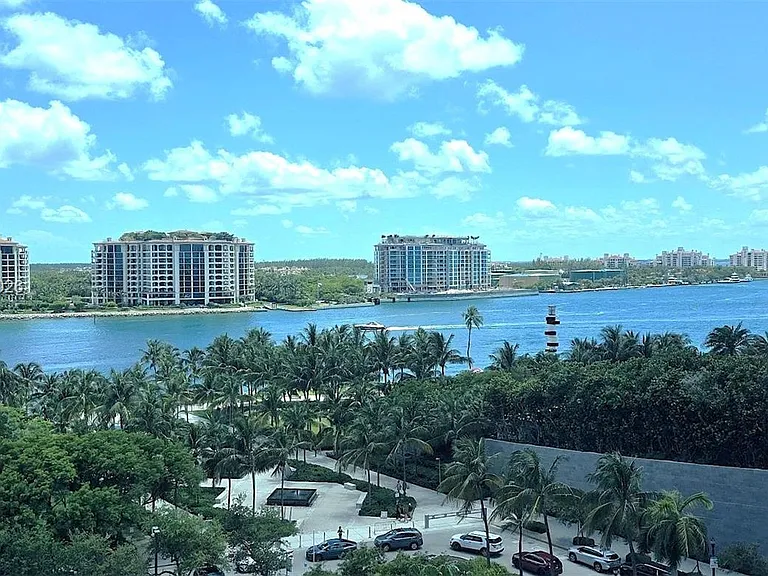 300 S Pointe Dr #908 — Photo 28