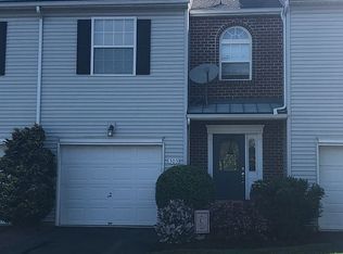 303 Hawthorn Ln, Whitehall, PA 18052