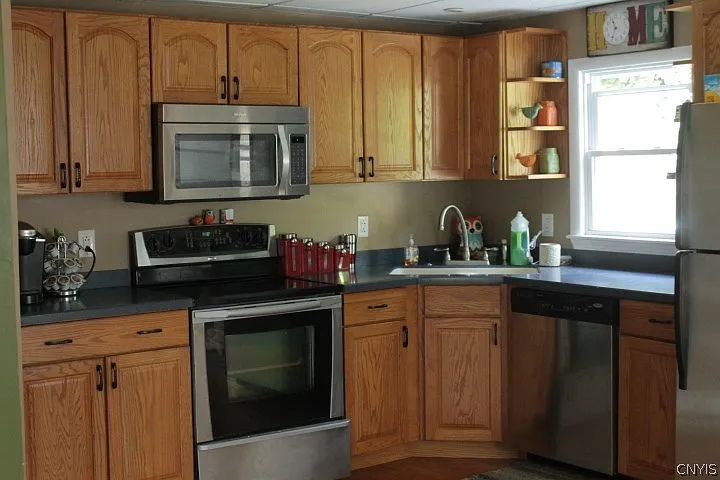 375 Pawling St — Photo 7