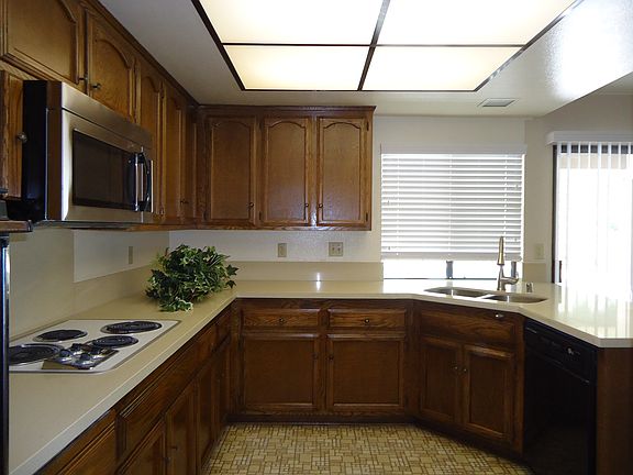 3rd image of 646 Kimball Ln