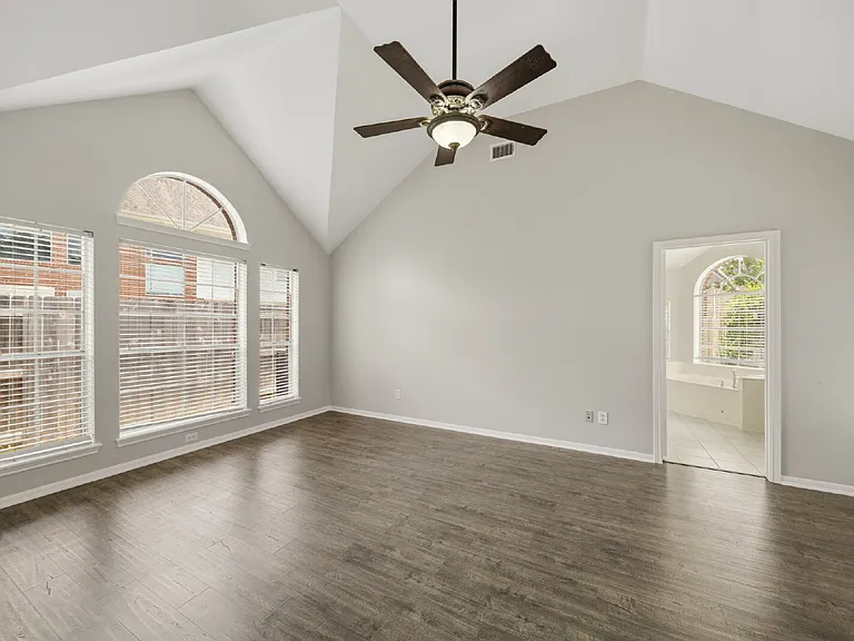 1735 Berkoff Dr — Photo 10
