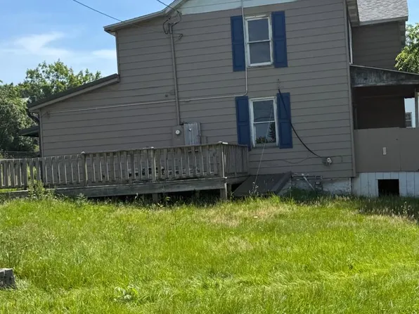 102 Roanoke Ave, Oakland, MD 21550