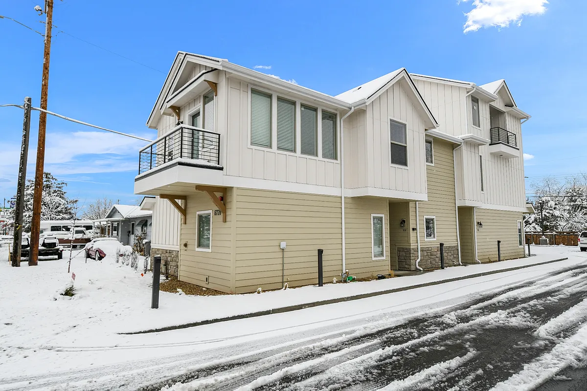 Building Photo - 6726 W Overland Rd #100
