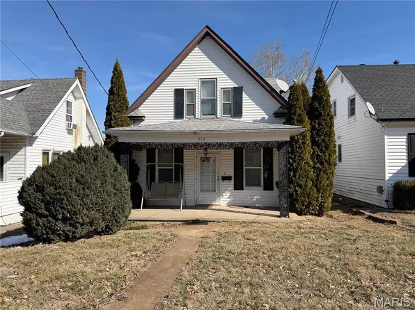 712 N Metter Ave, Columbia, IL 62236