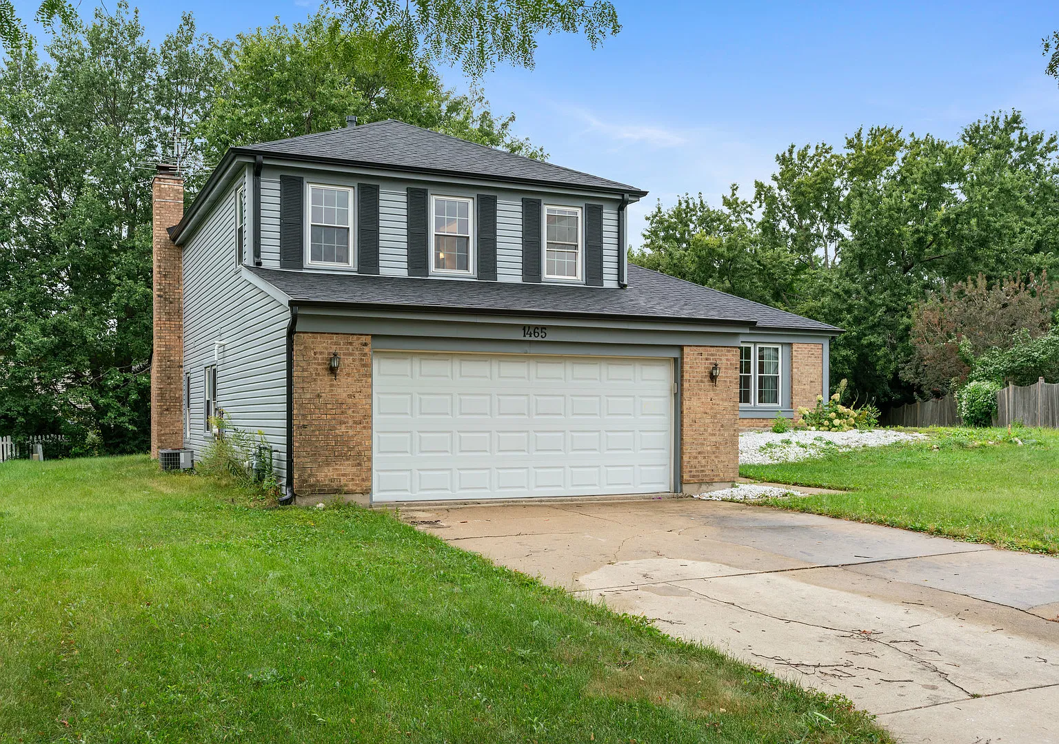 4 bed, 2.5 bath, 2239 sqft, $4,200 — Photo 1