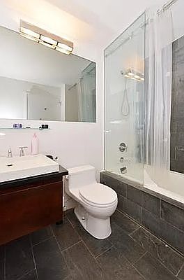 4th image of 311 Greenwich St APT 5F