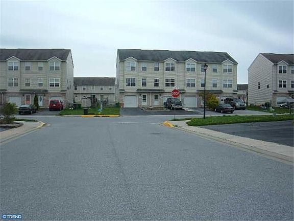 2nd image of 520 Sally Ln