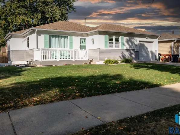 905 S Sneve Ave, Sioux Falls, SD 57103