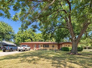800 Kerry Ln, Azle, TX 76020