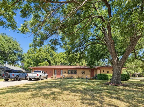 800 Kerry Ln, Azle, TX 76020