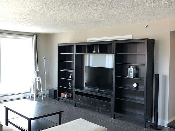 4th image of 320 5th Ave N #803