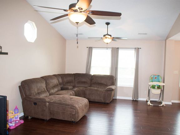 5th image of 769 Ackerly Dr