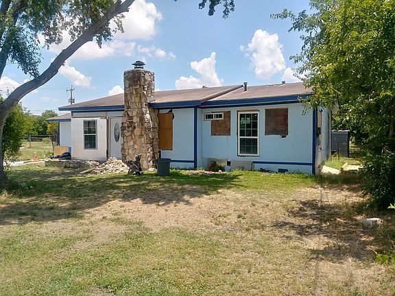 3rd image of 742 Stutts Dr