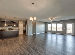 1108 SW Whitby Dr, Lees Summit, MO 64083