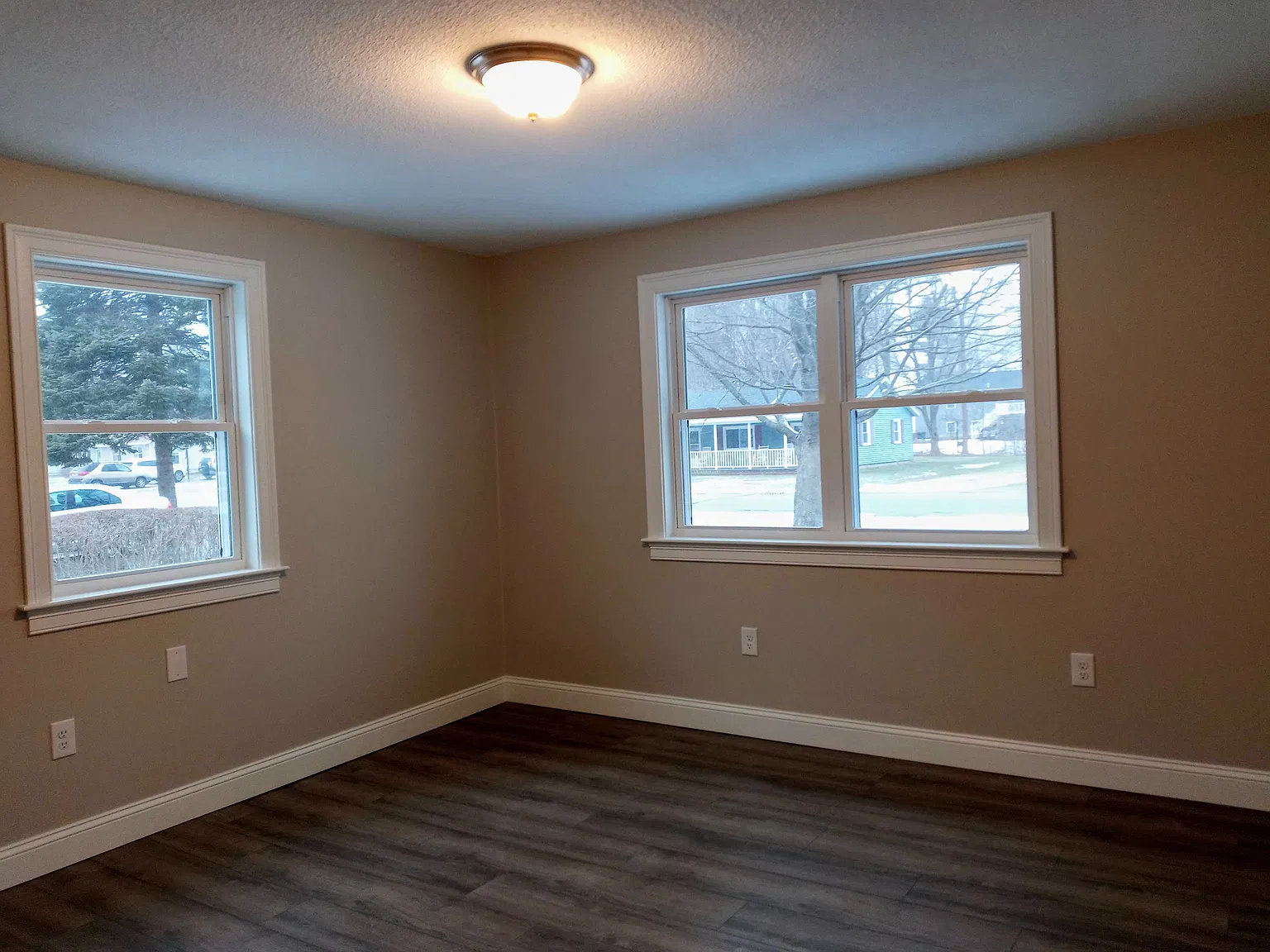 3 bed, 1100 sqft, $2,500 — Photo 4