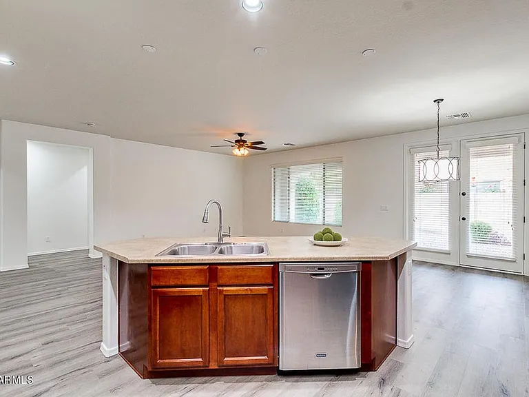 122 W Aster Dr — Photo 19