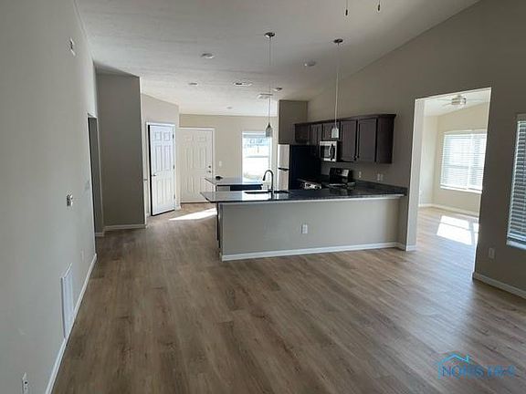 2nd image of 1501 Circle Dr