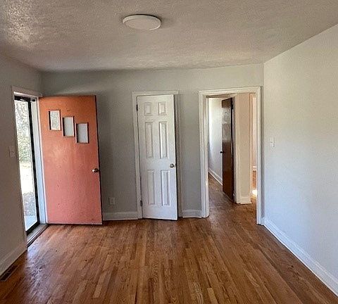 2nd image of 110 Park Ave