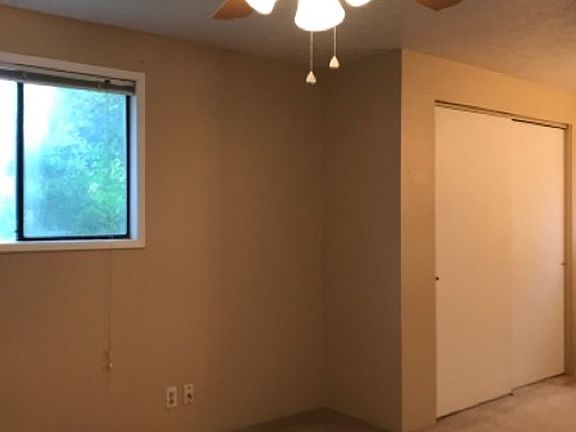 5th image of 204 Crestview Dr