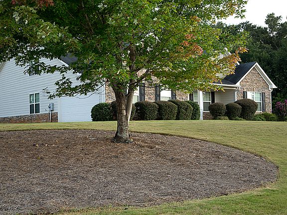 2nd image of 111 Lucille Ln
