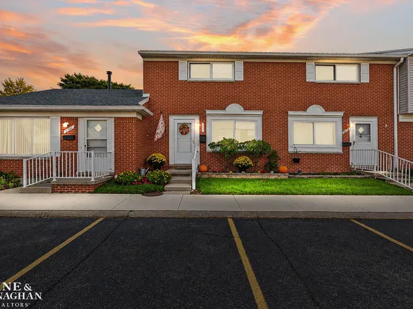 32012 Williamsburg St, Saint Clair Shores, MI 48082