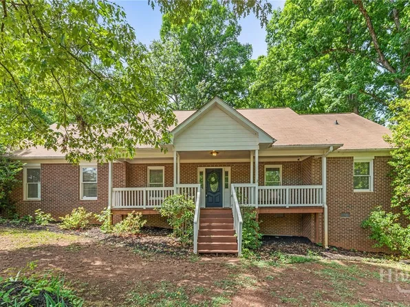 1890 Cleveland Road, Bogart, GA 30622