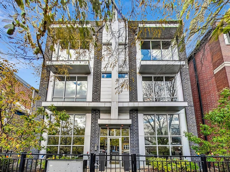 1st image of 1918 W Armitage Ave APT 2B
