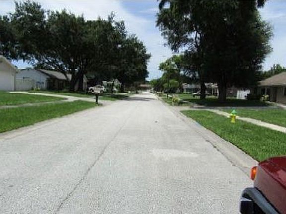 Exterior Neighborhood (street photo)