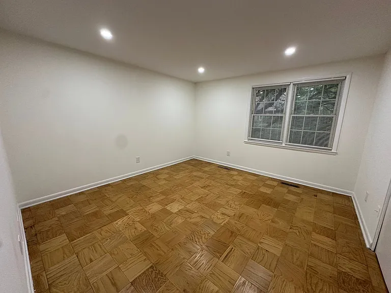 Melrose Apartments — Photo 50