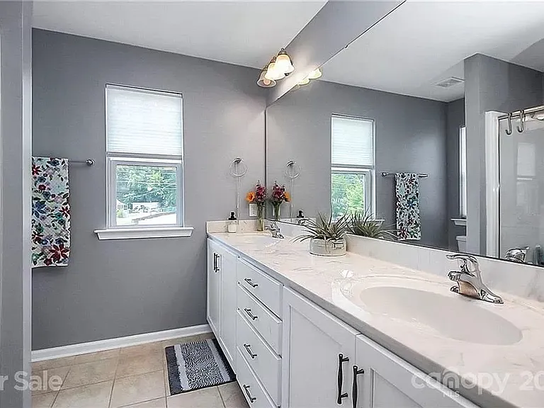 1502 Sharon Rd W — Photo 30