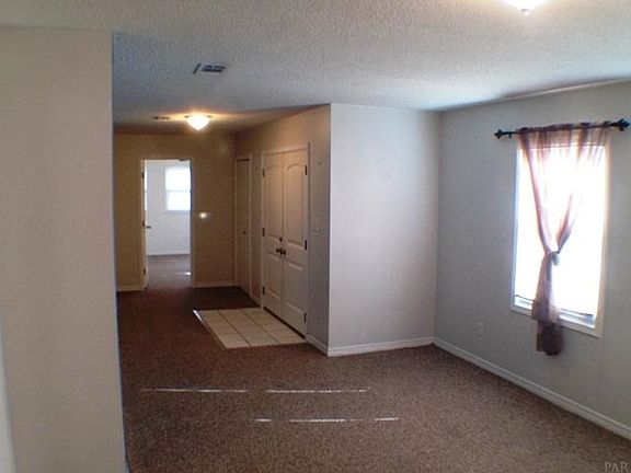 3rd image of 301 Dolphin St