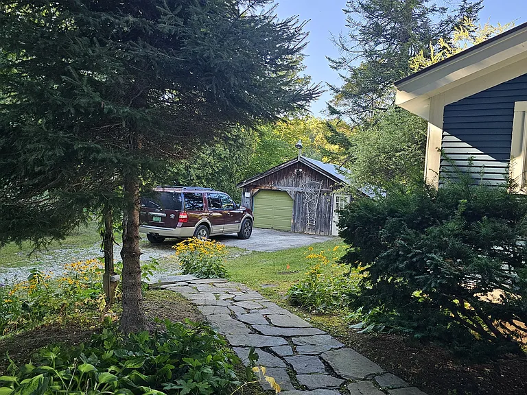 2089 W Creek Rd — Photo 9