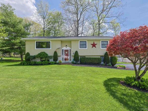 17 Red Oak Terrace, Newburgh, NY 12550