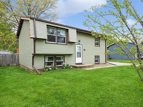 3rd image of 507 Fairview Dr