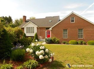 214 Thompson Rd, Avon, CT 06001