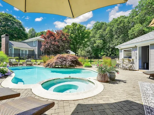 16 Williston Dr, Ware, MA 01082