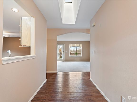 3rd image of 433 SE Stanford Place