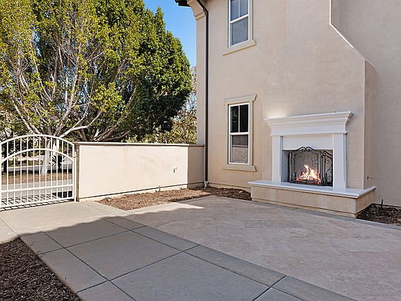 3rd image of 15571 Camden Pl
