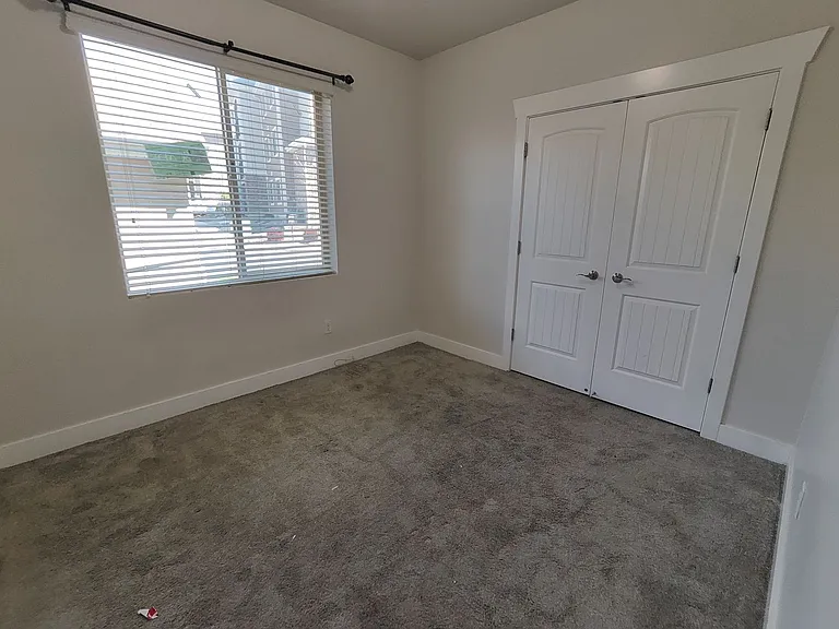 91 W Springview Dr — Photo 18