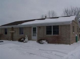 1585 Glynn St, Saint Clair, MI 48079