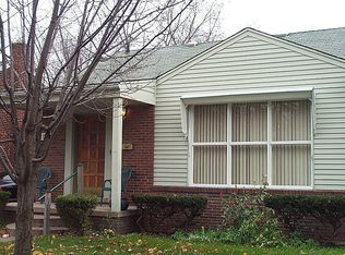 1539 Cheltenham Rd, Birmingham, MI 48009