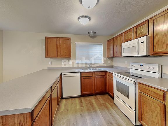 3rd image of 11468 River Run Pkwy