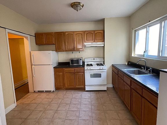 5th image of 11311 103rd Ave Floor 2