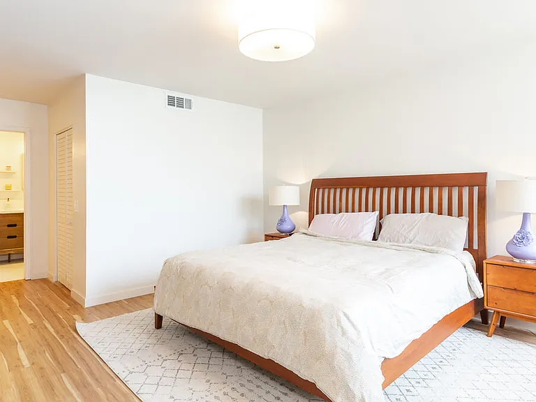 1617 S Beverly Glen Blvd #102 — Photo 16