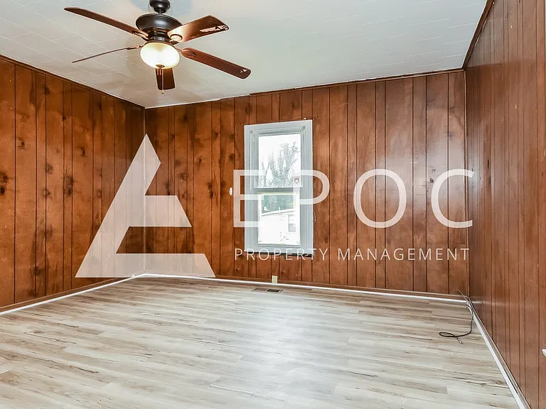 602 Loftus St — Photo 6