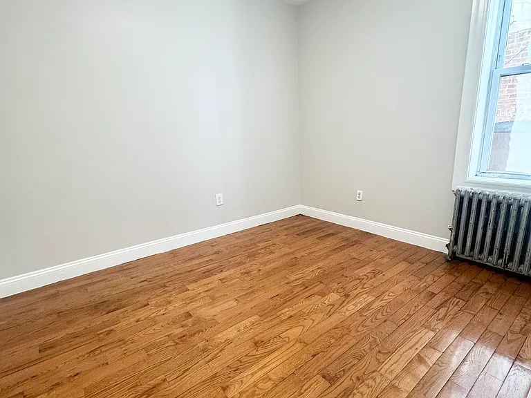 108 60th St #12 — Photo 10