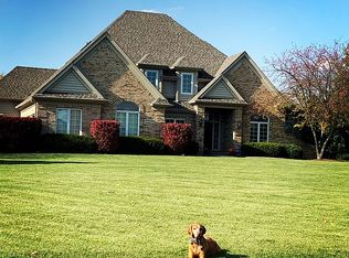 36W928 Ridgewood Dr, St Charles, IL 60175