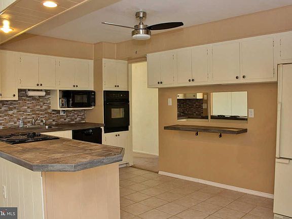 5th image of 112 Newcomb Ct