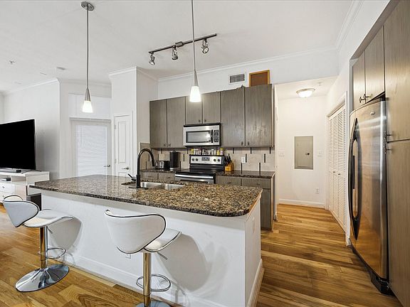 5th image of 300 Saint Joseph Pkwy #203
