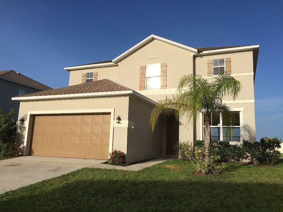 1st image of 690 Carriage Lake Way